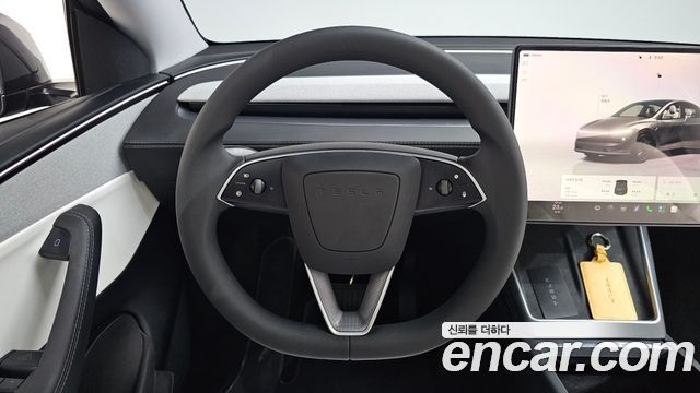 Tesla Model Y RWD 2025 — фото 13