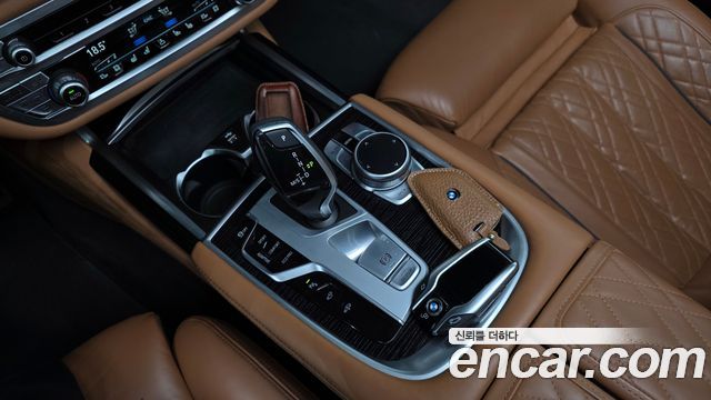 BMW 7 Series (G11) 740Li xDrive M Sport Package 2022 — фото 9