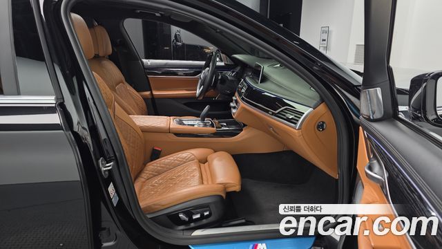 BMW 7 Series (G11) 740Li xDrive M Sport Package 2022 — фото 16