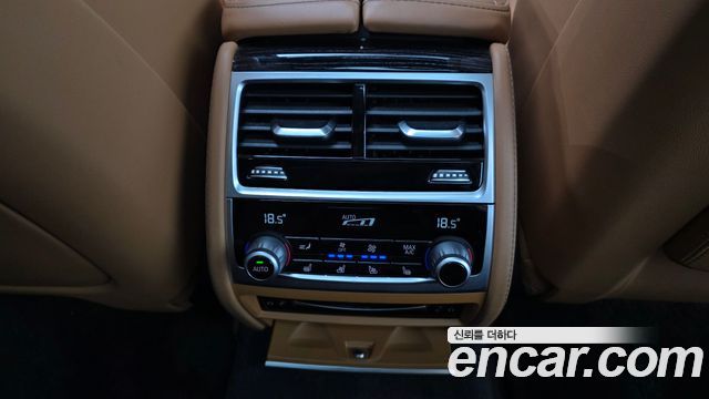 BMW 7 Series (G11) 740Li xDrive M Sport Package 2022 — фото 39