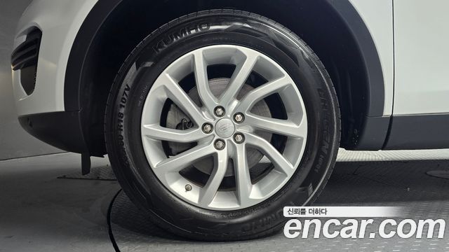 Land Rover Discovery Sport 2.0 TD4 SE 2018 — фото 5