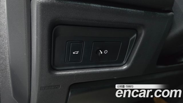 Land Rover Discovery Sport 2.0 TD4 SE 2018 — фото 14