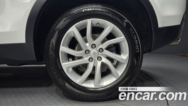 Land Rover Discovery Sport 2.0 TD4 SE 2018 — фото 21