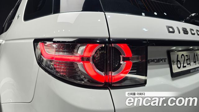Land Rover Discovery Sport 2.0 TD4 SE 2018 — фото 23