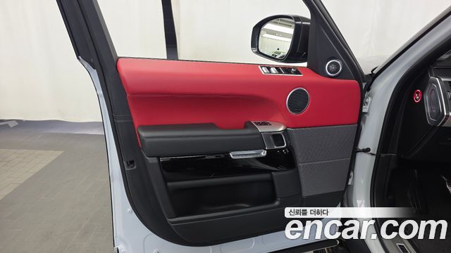 Land Rover Range Rover Sport (II) 5.0 SVR 2019 — фото 24