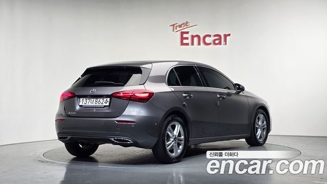Mercedes-Benz A-Class (W177) A220 Hatchback 2025 — фото 2