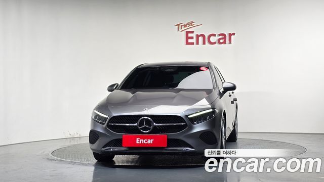Mercedes-Benz A-Class (W177) A220 Hatchback 2025 — фото 3