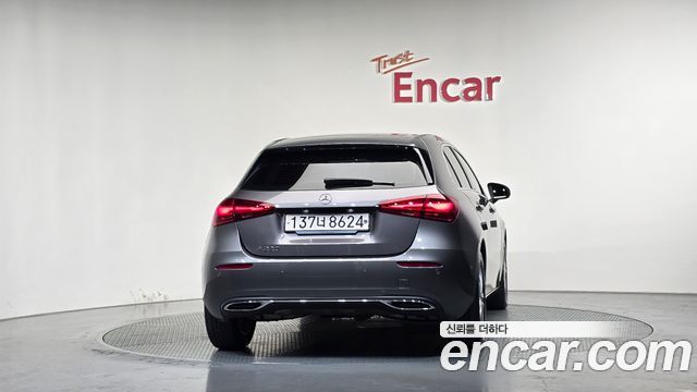Mercedes-Benz A-Class (W177) A220 Hatchback 2025 — фото 4