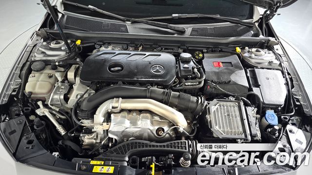 Mercedes-Benz A-Class (W177) A220 Hatchback 2025 — фото 6