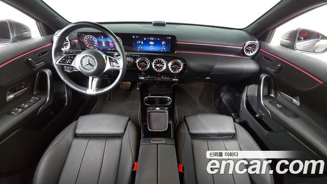 Mercedes-Benz A-Class (W177) A220 Hatchback 2025 — фото 7