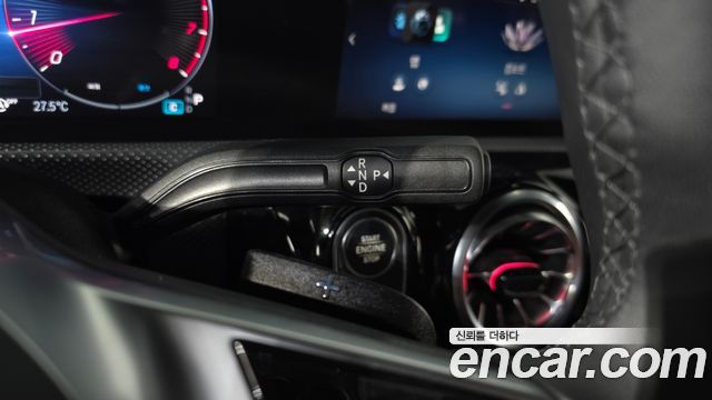 Mercedes-Benz A-Class (W177) A220 Hatchback 2025 — фото 9