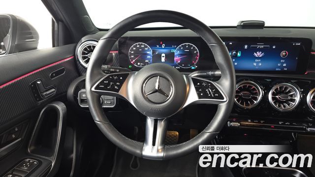 Mercedes-Benz A-Class (W177) A220 Hatchback 2025 — фото 17