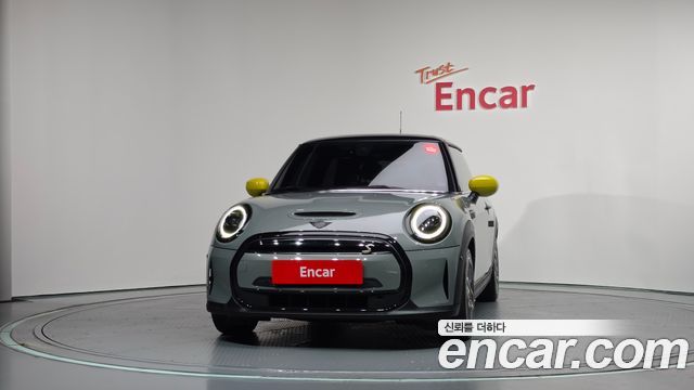 MINI Cooper Electric SE Electric 3rd 2022 — фото 3