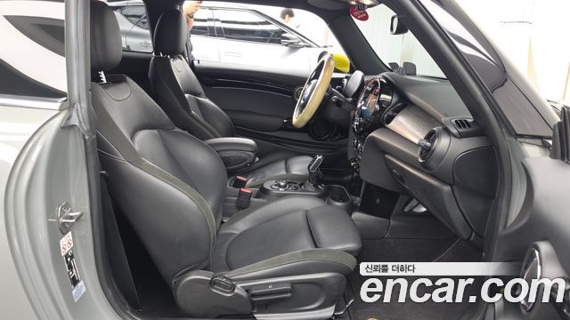 MINI Cooper Electric SE Electric 3rd 2022 — фото 11