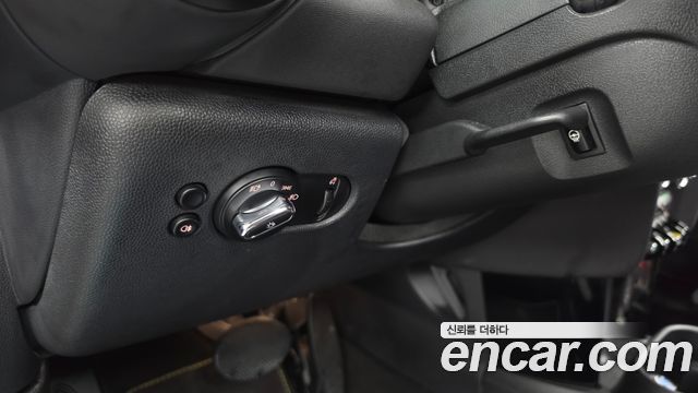 MINI Cooper Electric SE Electric 3rd 2022 — фото 27