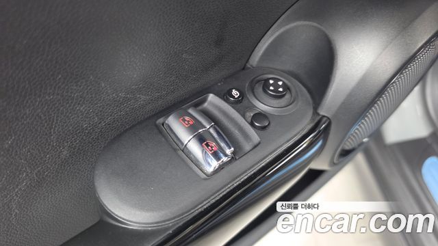MINI Cooper Electric SE Electric 3rd 2022 — фото 28