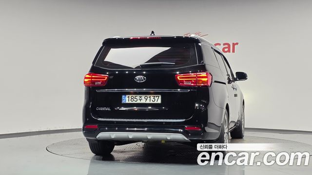 Kia Carnival 9-Seater Noblesse Special 2019 — фото 4
