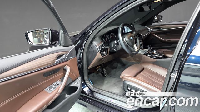 BMW 5 Series (G30) 530i xDrive M Sport Package Plus 2018 — фото 10