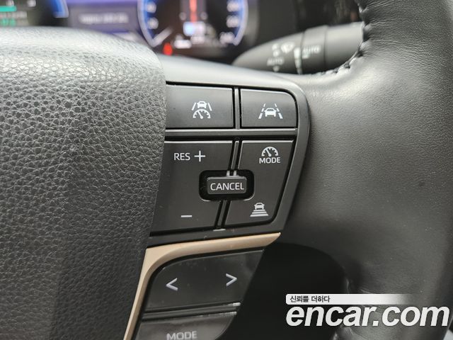 Toyota Crown Crossover 2.5 4WD Hybrid 2023 — фото 6