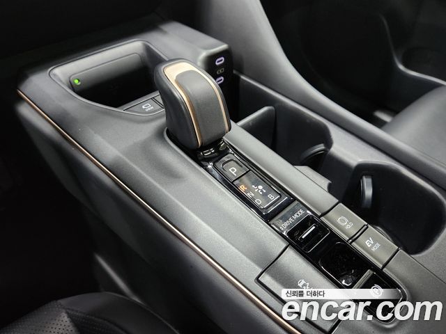 Toyota Crown Crossover 2.5 4WD Hybrid 2023 — фото 7