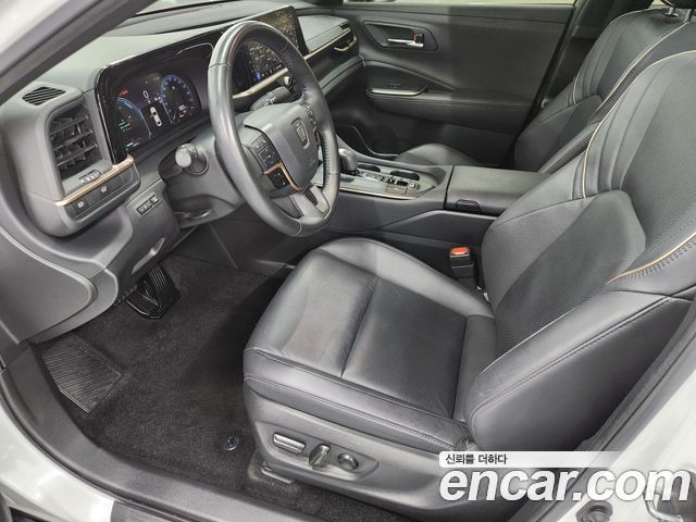 Toyota Crown Crossover 2.5 4WD Hybrid 2023 — фото 18