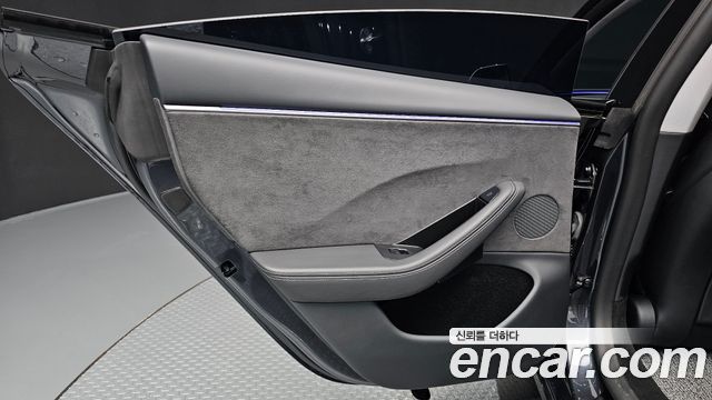 Tesla Model 3 Long Range AWD 2025 — фото 31