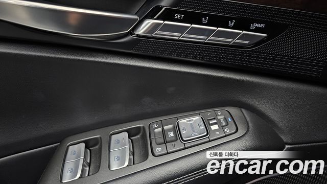 Genesis EQ900 3.3 T-GDI AWD Premiun Luxury 2016 — фото 12