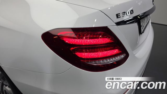 Mercedes-Benz E-Class (W213) E300 Exclusive 2018 — фото 23