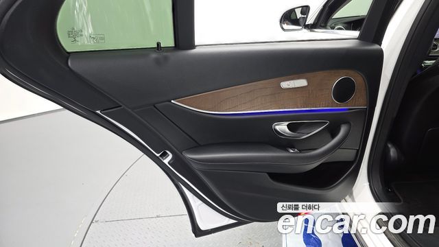 Mercedes-Benz E-Class (W213) E300 Exclusive 2018 — фото 25