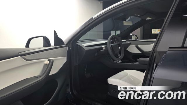 Tesla Model Y Premium RWD 2026 — фото 10