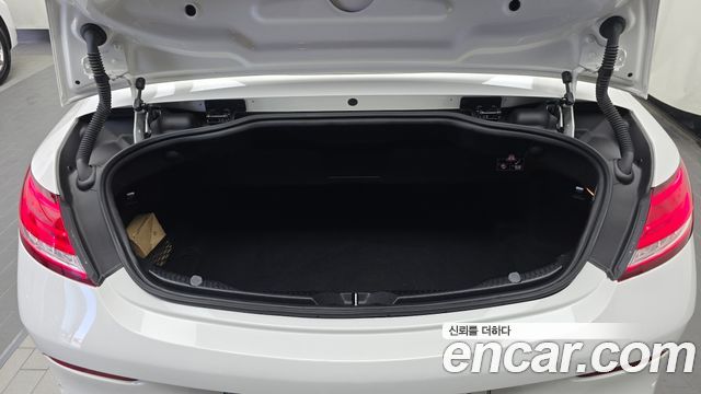 Mercedes-Benz C-Class (W205) C200 Cabriolet 2018 — фото 24