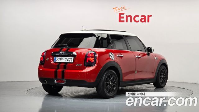 MINI Cooper 5Door HIGH 3rd 2015 — фото 2