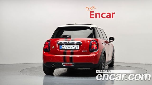 MINI Cooper 5Door HIGH 3rd 2015 — фото 4