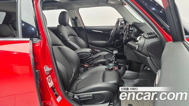 MINI Cooper 5Door HIGH 3rd 2015 — фото 11