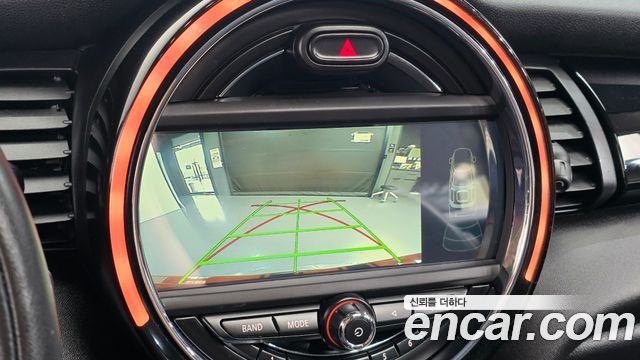 MINI Cooper 5Door HIGH 3rd 2015 — фото 15