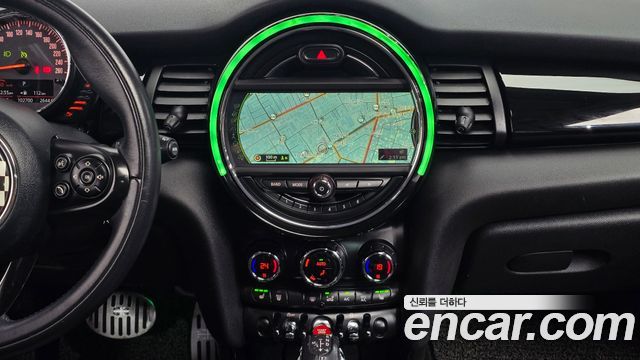 MINI Cooper 5Door HIGH 3rd 2015 — фото 16