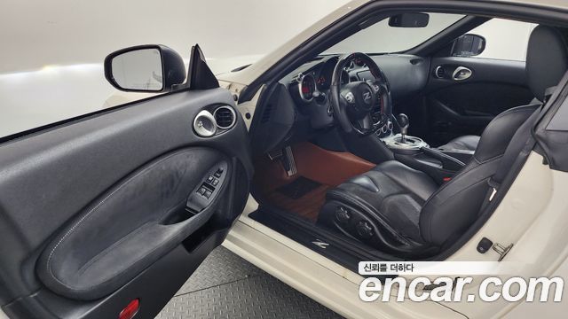 Nissan 370Z 3.7 Coupe Z34 2017 — фото 10