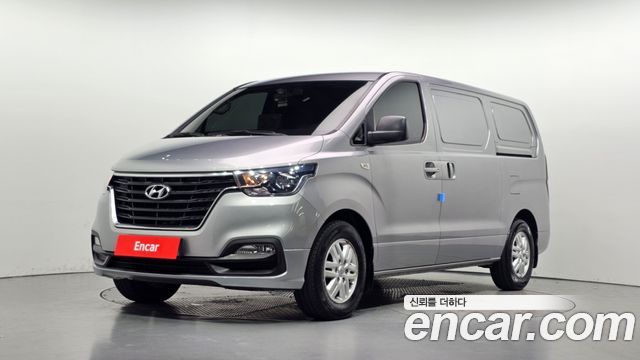 Hyundai Grand Starex Van 3-Seater Smart 2019 — фото 1