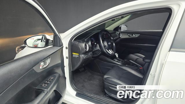 Kia K3 Standard 2021 — фото 10