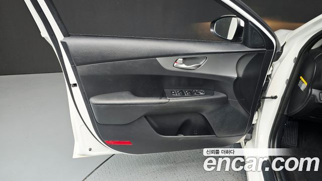 Kia K3 Standard 2021 — фото 24