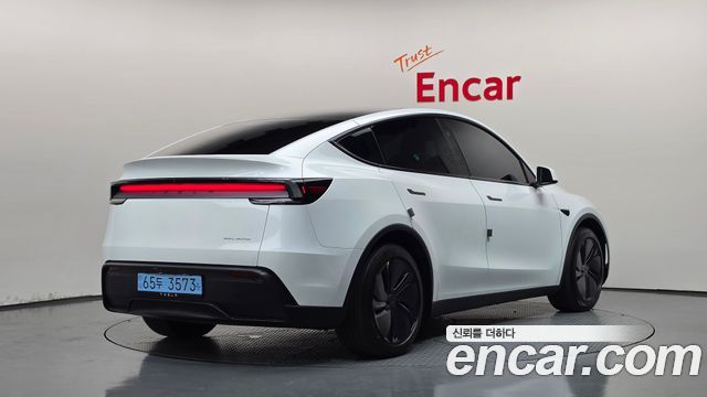 Tesla Model Y Long Range AWD 2025 — фото 2