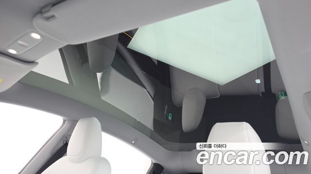 Tesla Model Y Long Range AWD 2025 — фото 17
