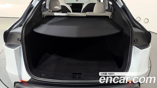 Tesla Model Y Long Range AWD 2025 — фото 19