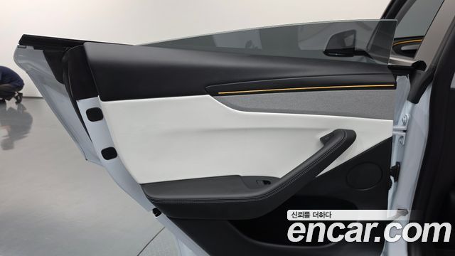 Tesla Model Y Long Range AWD 2025 — фото 25
