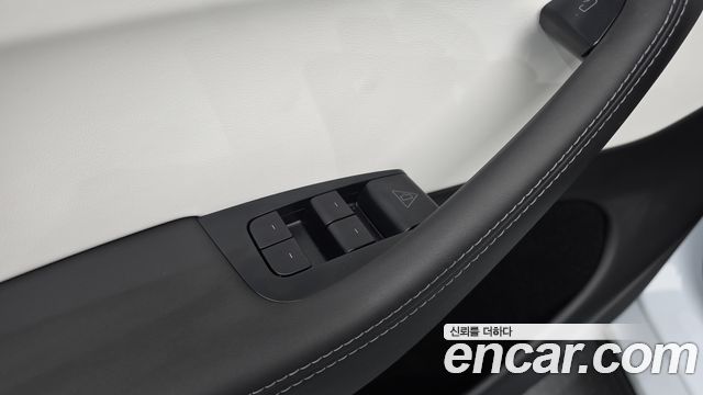 Tesla Model Y Long Range AWD 2025 — фото 27