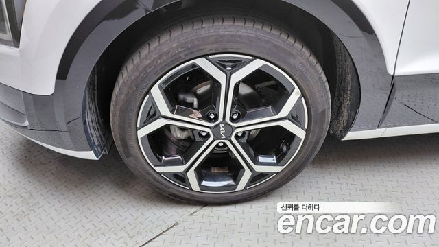 Kia Niro Prestige 2023 — фото 5