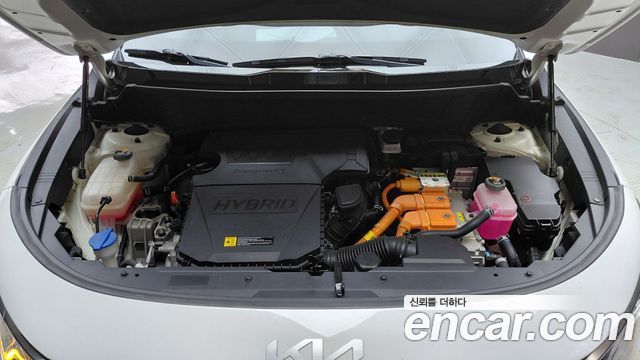 Kia Niro Prestige 2023 — фото 6
