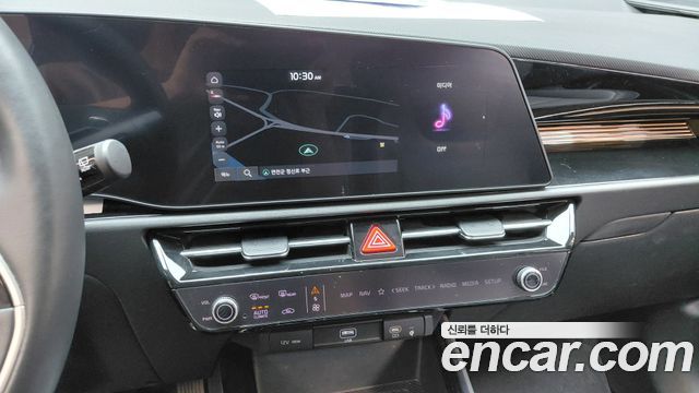 Kia Niro Prestige 2023 — фото 13