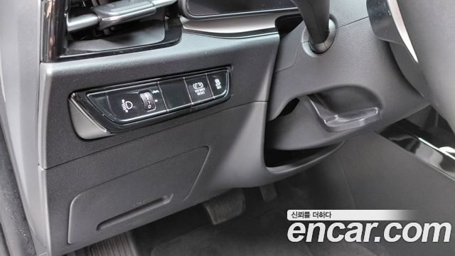 Kia Niro Prestige 2023 — фото 18