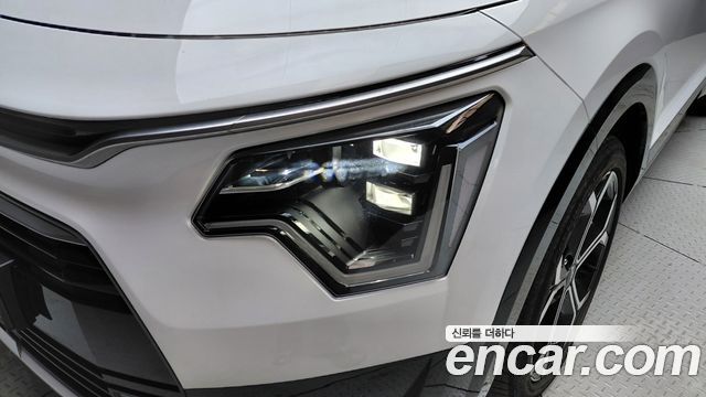 Kia Niro Prestige 2023 — фото 22